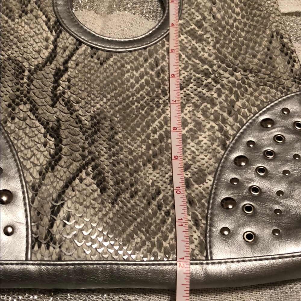 ☑️NWOT'S C RUSSE SILVER SNAKE BAG☑️ - Picture 8 of 8